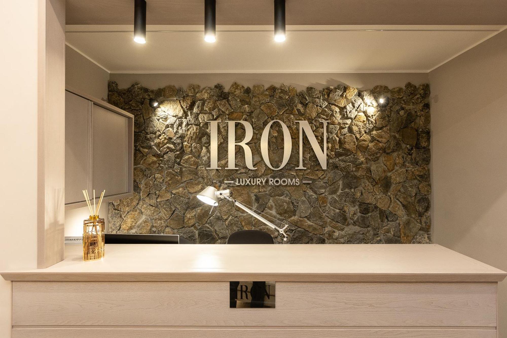 Iron Luxury Rom